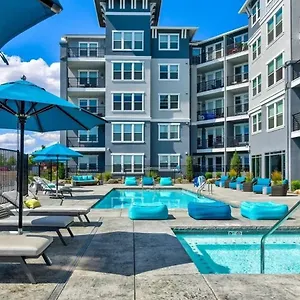 Apartment Designer With Jacuzzi, Pool & Mountain Views