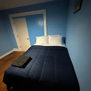 Fidelia Diamond Queen Bed Minutes From Newark Liberty International Airport And Newark Penn Station Irvington